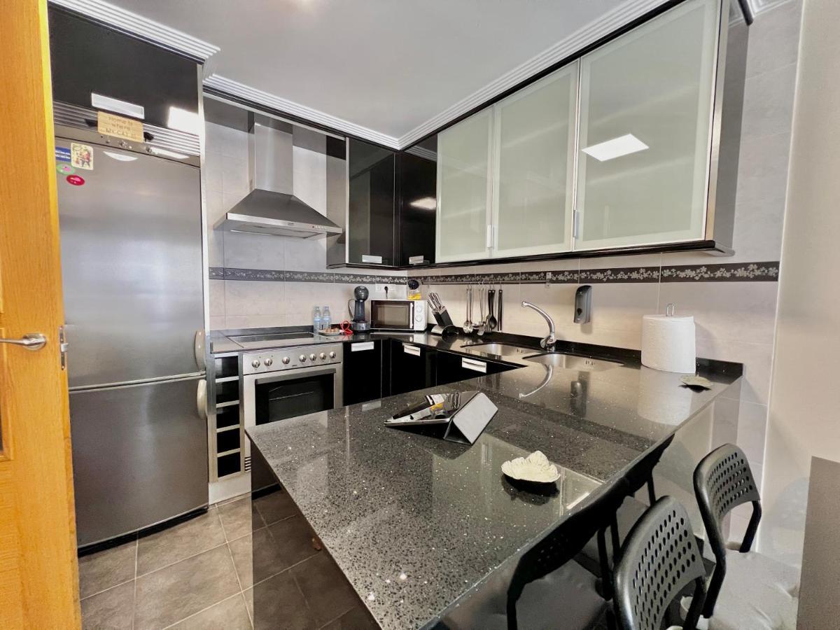 Giralda 2 Apartment Ponteareas Luaran gambar