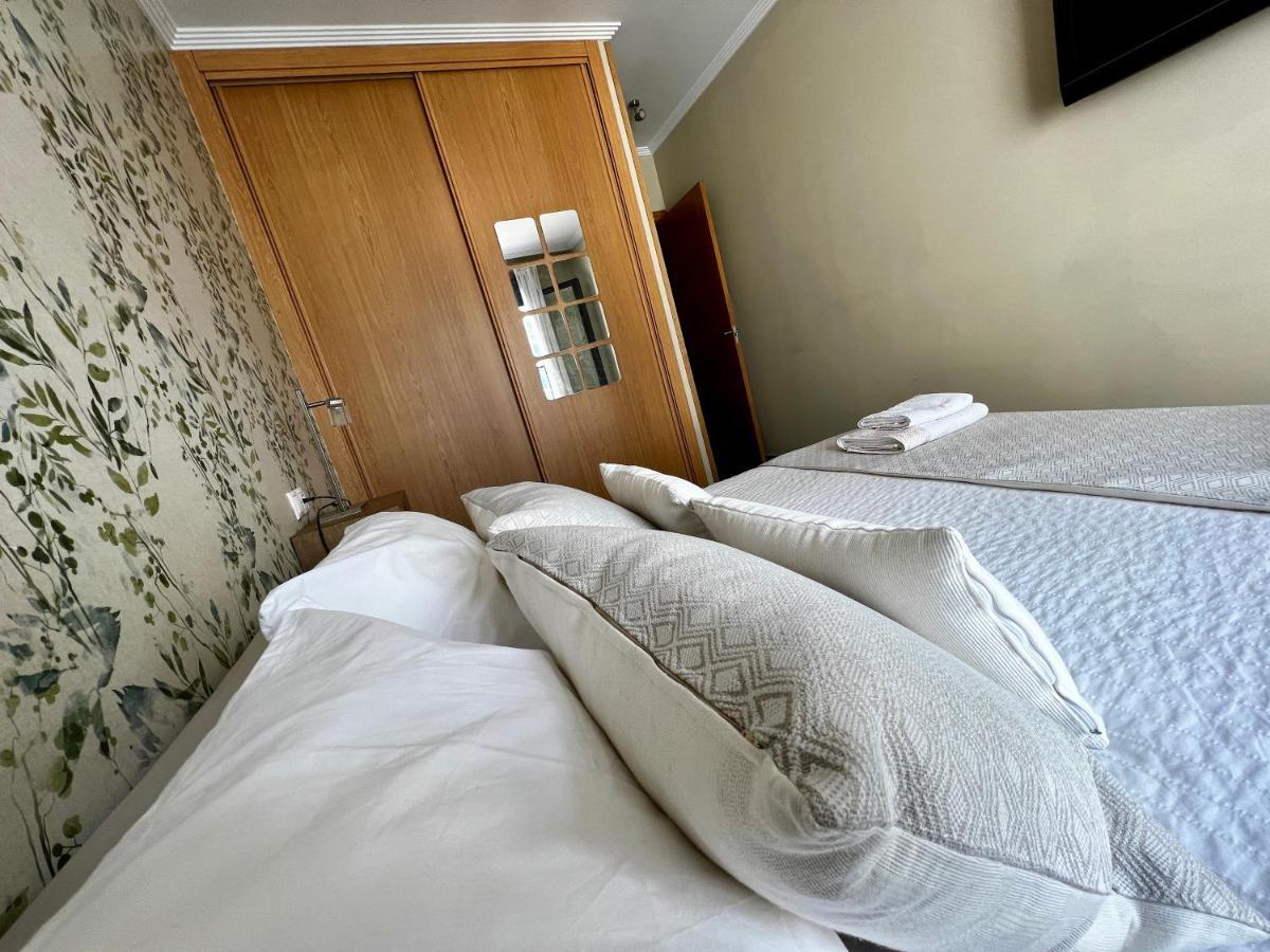 Giralda 2 Apartment Ponteareas Luaran gambar