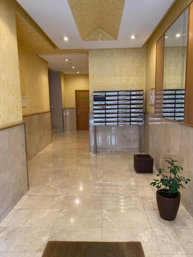 Giralda 2 Apartment Ponteareas Luaran gambar