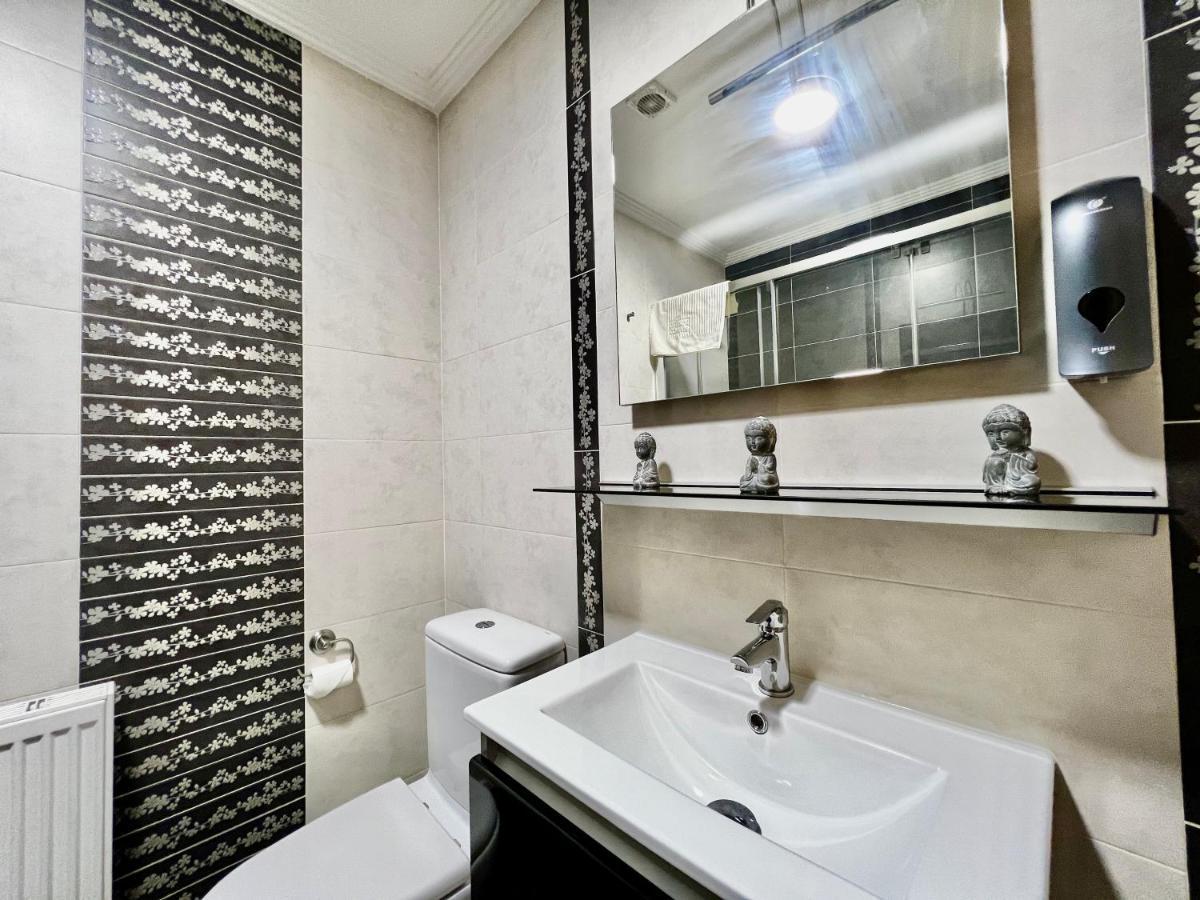 Giralda 2 Apartment Ponteareas Luaran gambar