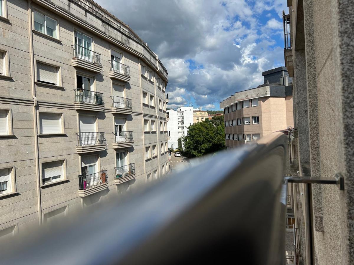 Giralda 2 Apartment Ponteareas Luaran gambar